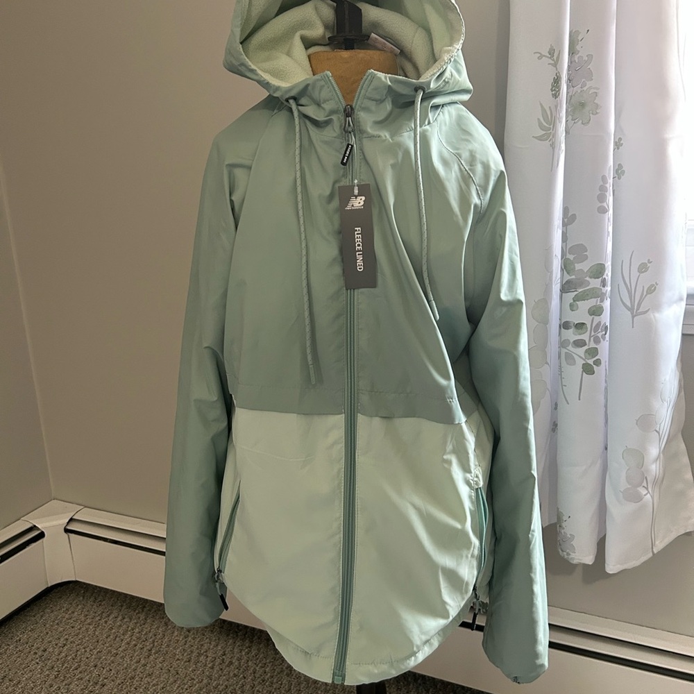 NWT New Balance Spring Jacket Green Two Tone with 2 Zipper Pockets.